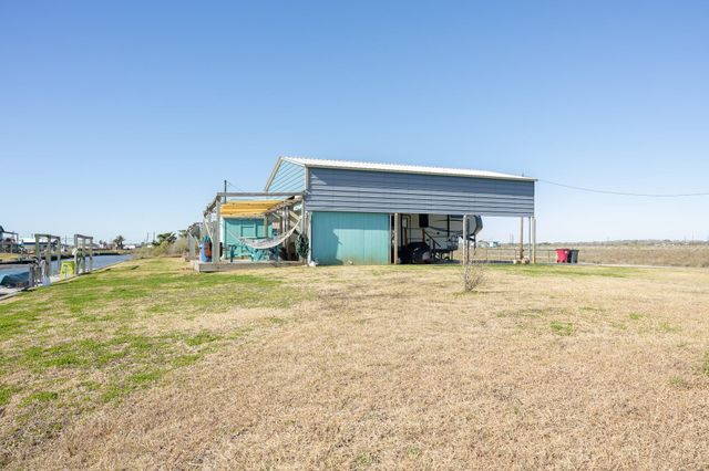 179 Nautilus Street, Sargent, TX 77414