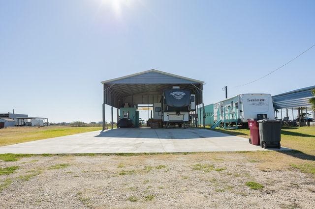 179 Nautilus Street, Sargent, TX 77414