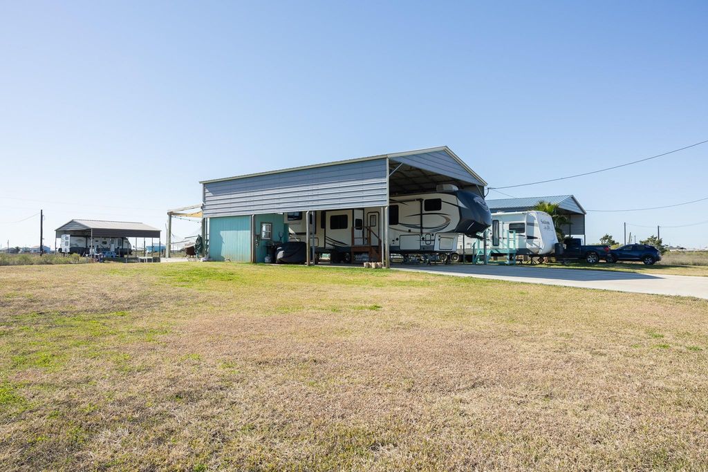 179 Nautilus Street, Sargent, TX 77414