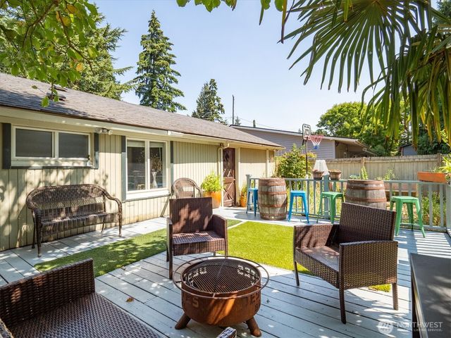 1331 N 121st Street, Seattle, WA 98133