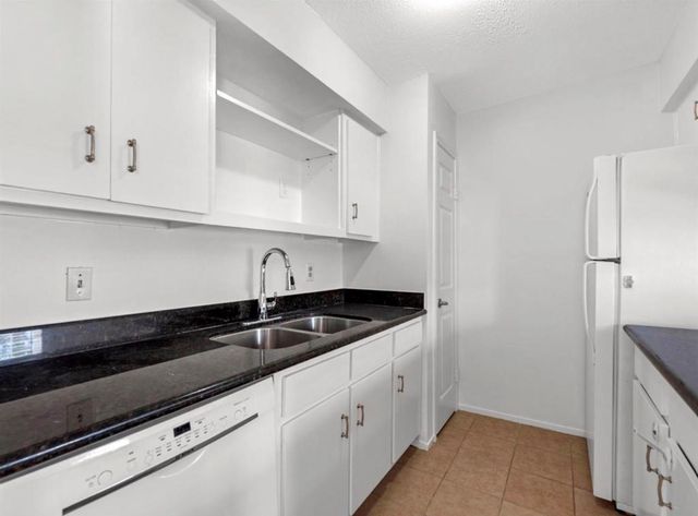 6402 Del Monte Drive 47, Houston, TX 77057