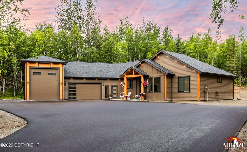 365 W Crestwood Avenue, Wasilla, AK 99654