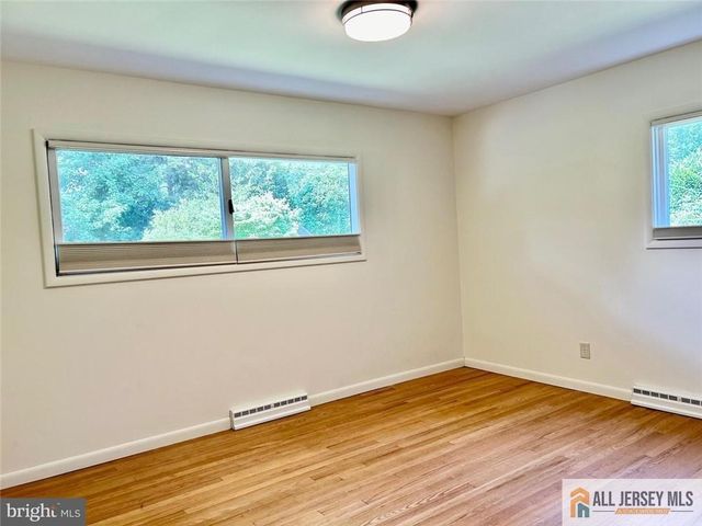 28 Pardoe Road, Princeton, NJ 08540