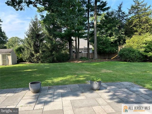 28 Pardoe Road, Princeton, NJ 08540