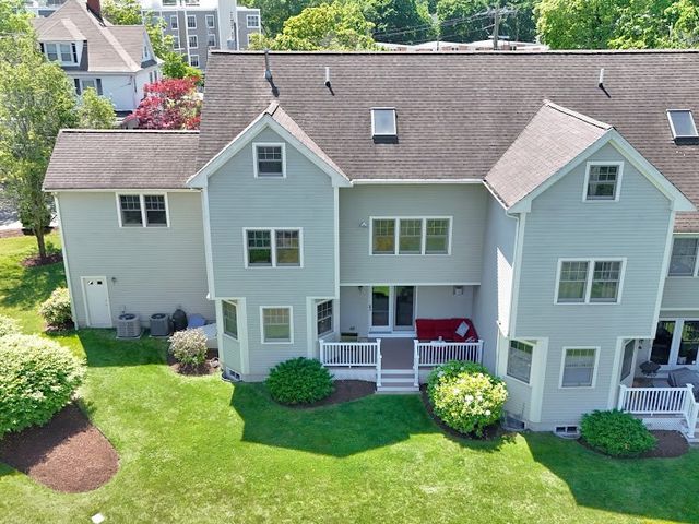 13 Green St _, Newton, MA 02458
