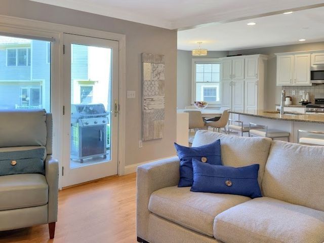 13 Green St _, Newton, MA 02458