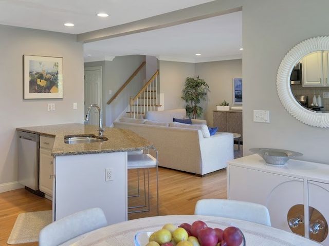 13 Green St _, Newton, MA 02458