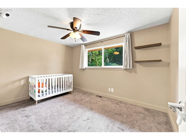 3914 Se DOUGLASS Ct, Troutdale, OR 97060