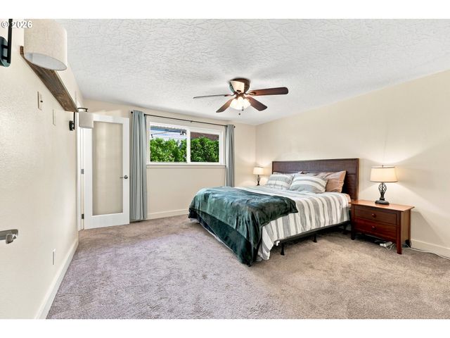 3914 Se DOUGLASS Ct, Troutdale, OR 97060