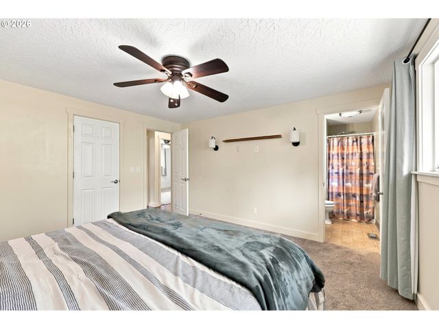 3914 Se DOUGLASS Ct, Troutdale, OR 97060