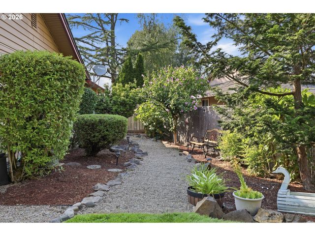 3914 Se DOUGLASS Ct, Troutdale, OR 97060