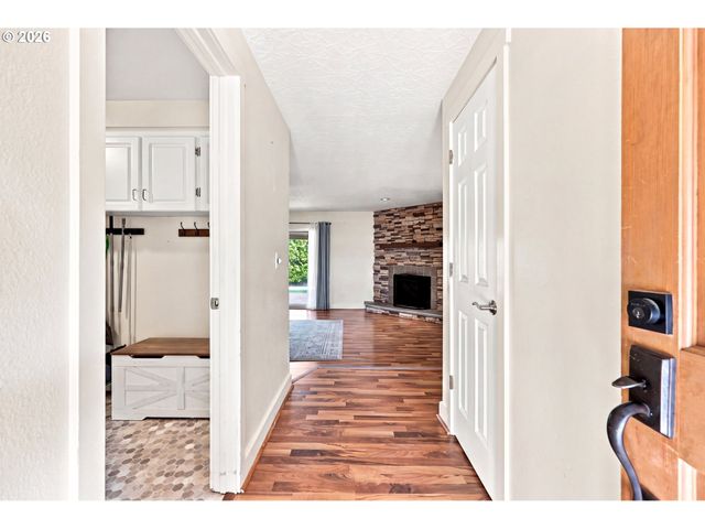 3914 Se DOUGLASS Ct, Troutdale, OR 97060