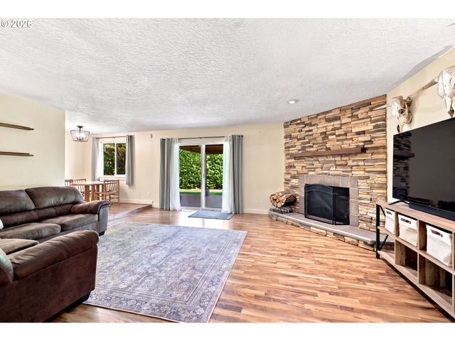 3914 Se DOUGLASS Ct, Troutdale, OR 97060