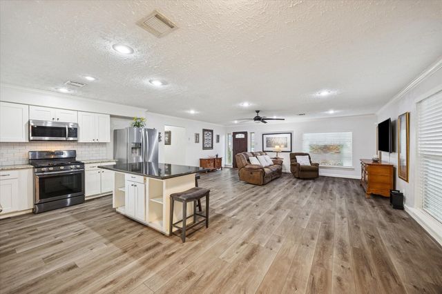 4718 Blanton Boulevard, Houston, TX 77092