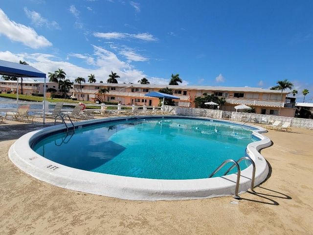 1015 SW 11th Avenue 12k, Hallandale Beach, FL 33009
