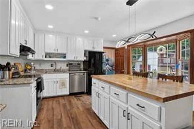 9 Willis CT, Poquoson, VA 23662