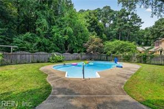 9 Willis CT, Poquoson, VA 23662