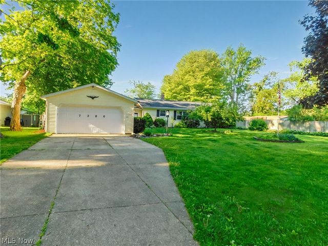 7386 Lake Road, Madison, OH 44057