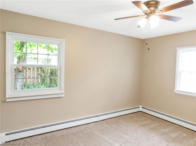 7386 Lake Road, Madison, OH 44057