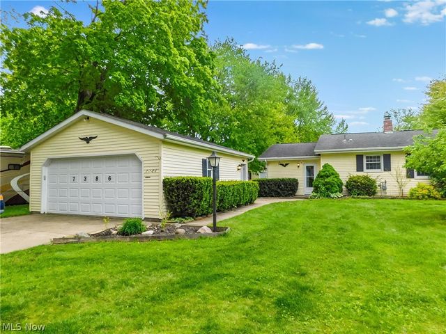 7386 Lake Road, Madison, OH 44057