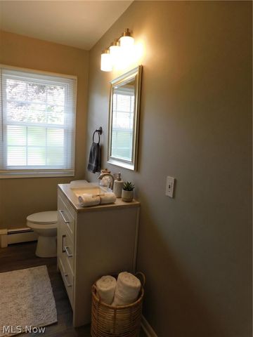 7386 Lake Road, Madison, OH 44057