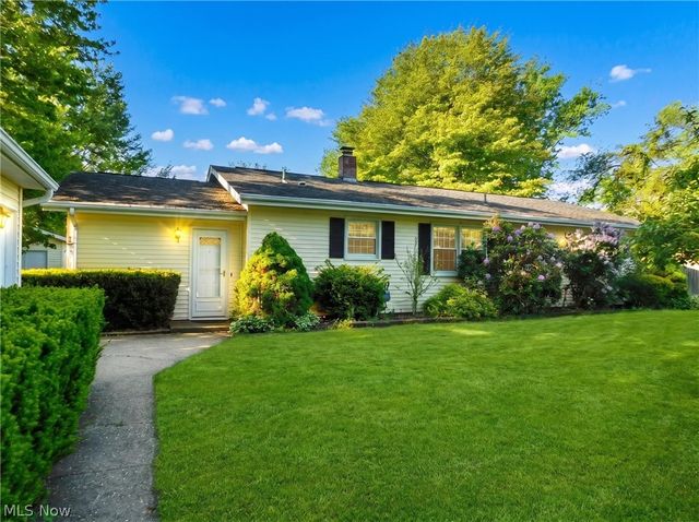 7386 Lake Road, Madison, OH 44057