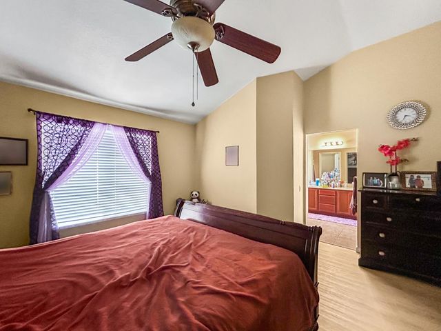 6664 N Katy Lane, Fresno, CA 93722