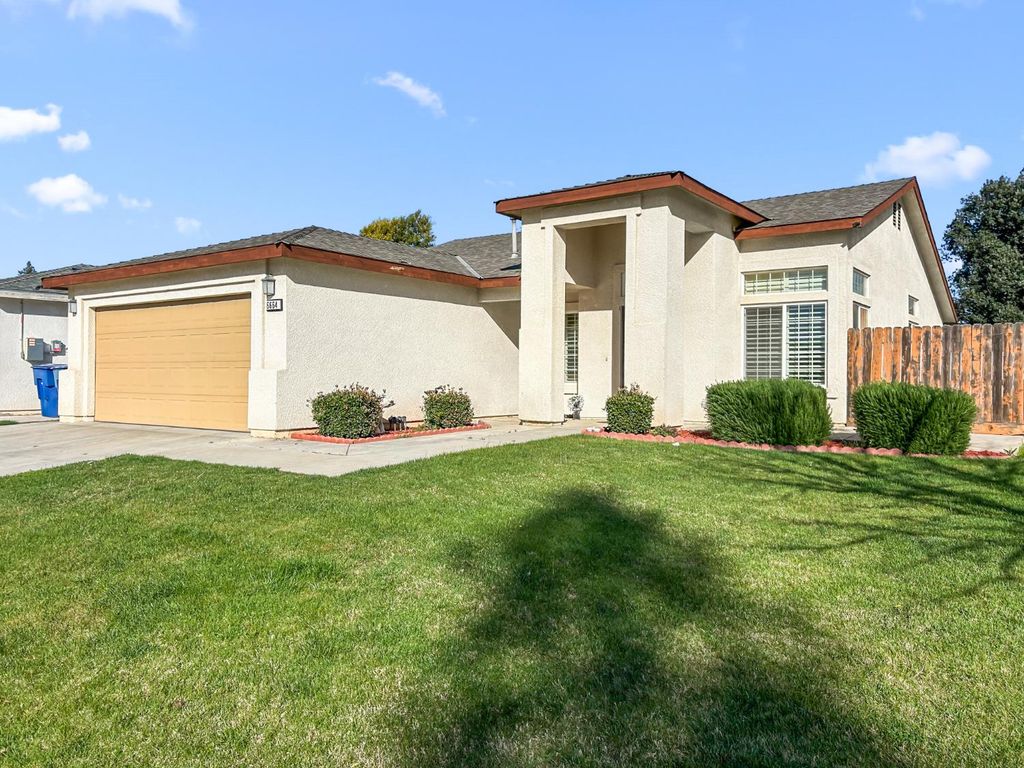 Image 2 of property listing at 6664 N Katy Lane, Fresno, CA 93722