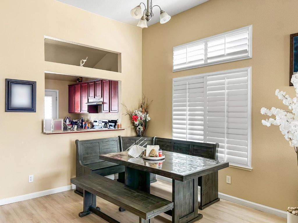 Image 6 of property listing at 6664 N Katy Lane, Fresno, CA 93722