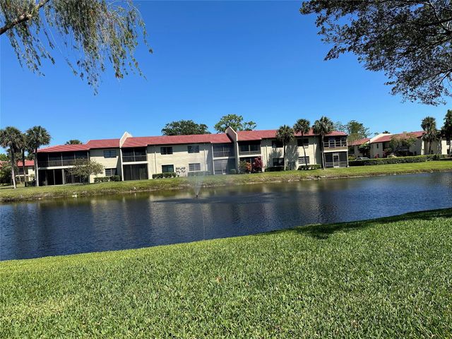 21218 Lago Circle 7H, Boca Raton, FL 33433