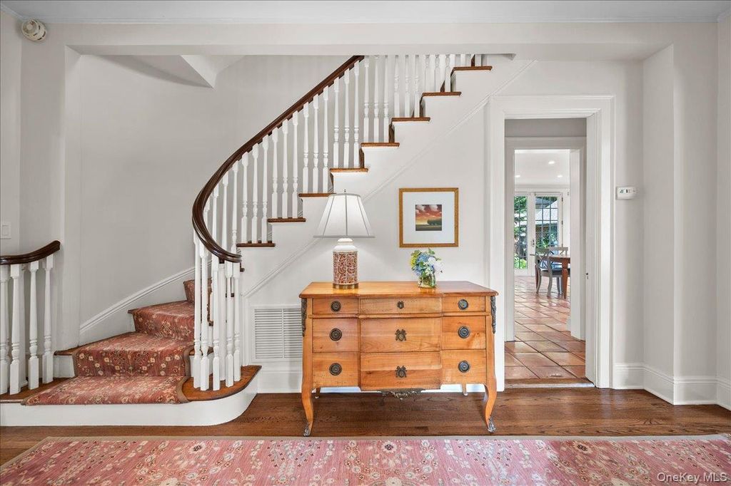12 Linden Avenue, Larchmont, NY 10538 — photo 2