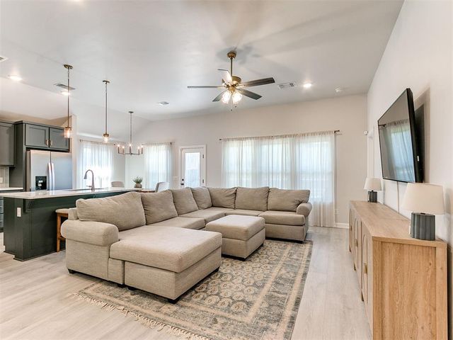 12709 NW 4th Terrace, Yukon, OK 73099