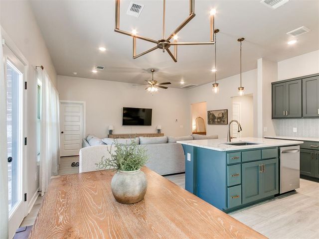 12709 NW 4th Terrace, Yukon, OK 73099