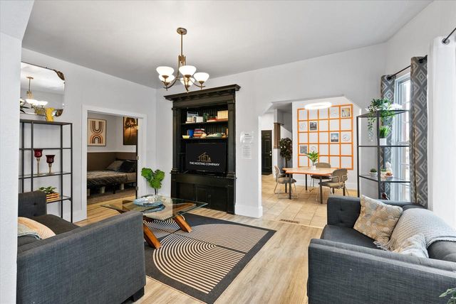 600 W Garfield AVENUE #602, Milwaukee, WI 53212