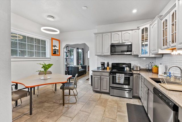 600 W Garfield AVENUE #602, Milwaukee, WI 53212