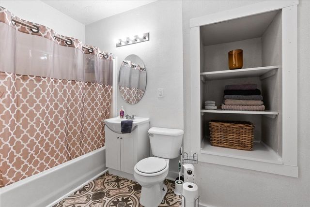 600 W Garfield AVENUE #602, Milwaukee, WI 53212