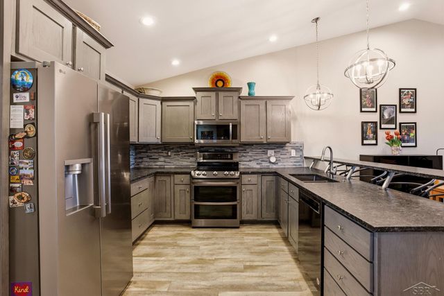 46 Tuscany Circle, Saginaw Twp, MI 48603