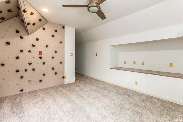 200 QUAIL Run, Carterville, IL 62918