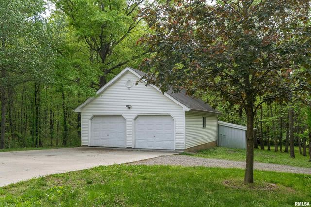 200 QUAIL Run, Carterville, IL 62918