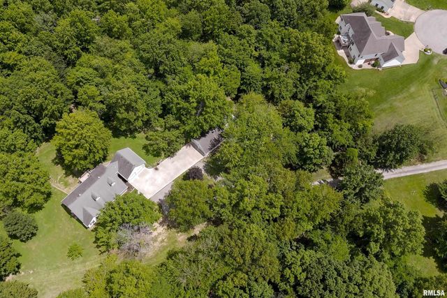200 QUAIL Run, Carterville, IL 62918