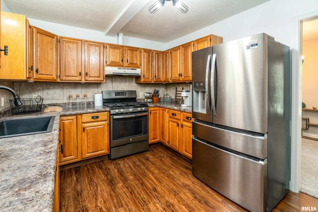 200 QUAIL Run, Carterville, IL 62918
