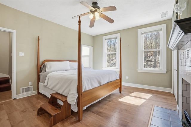 1202 Romanhoff St, Spring Hill, PA 15212