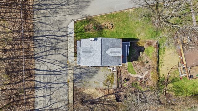 1202 Romanhoff St, Spring Hill, PA 15212