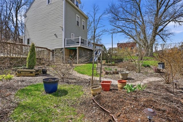 1202 Romanhoff St, Spring Hill, PA 15212