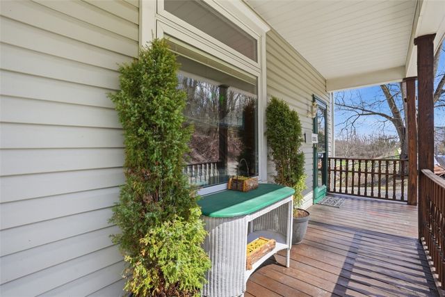 1202 Romanhoff St, Spring Hill, PA 15212