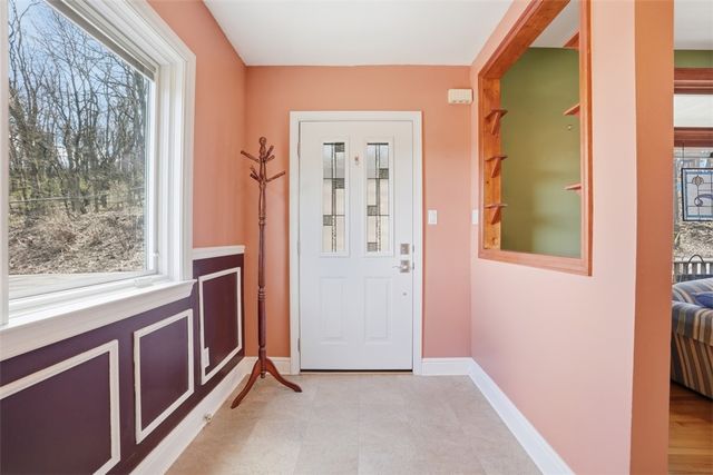 1202 Romanhoff St, Spring Hill, PA 15212