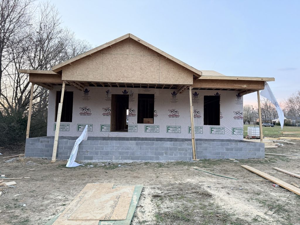 2313 E LINCOLN ST, Tullahoma, TN 37388