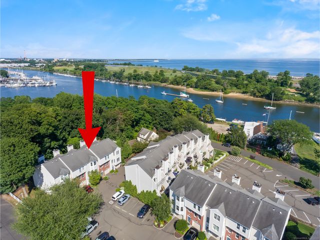 80 Bywater Lane 80, Bridgeport, CT 06605