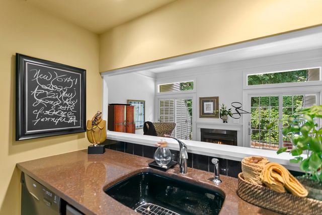 80 Bywater Lane 80, Bridgeport, CT 06605