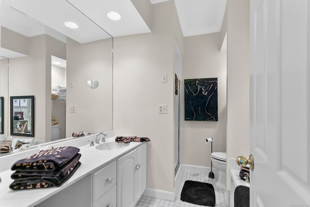 80 Bywater Lane 80, Bridgeport, CT 06605